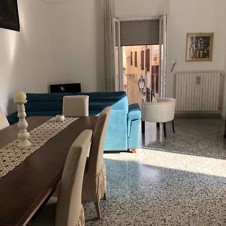 Nyaraló Mayu's House , Dimora Nel Centro Storico Di *